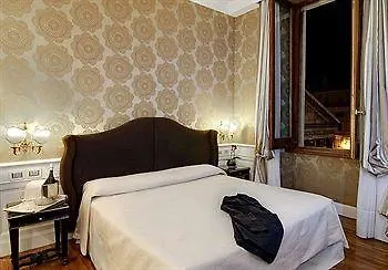 Albergo del Senato Roma 3*,