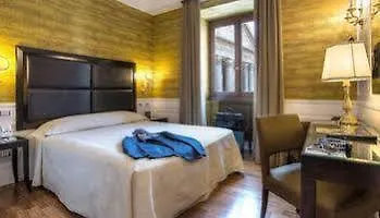 *** Hotel Albergo del Senato Roma Italia