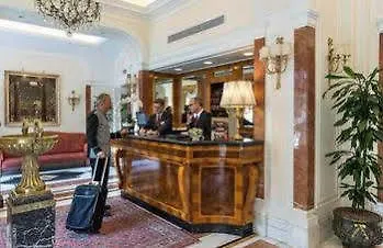 Albergo del Senato Roma 3*,  Italia