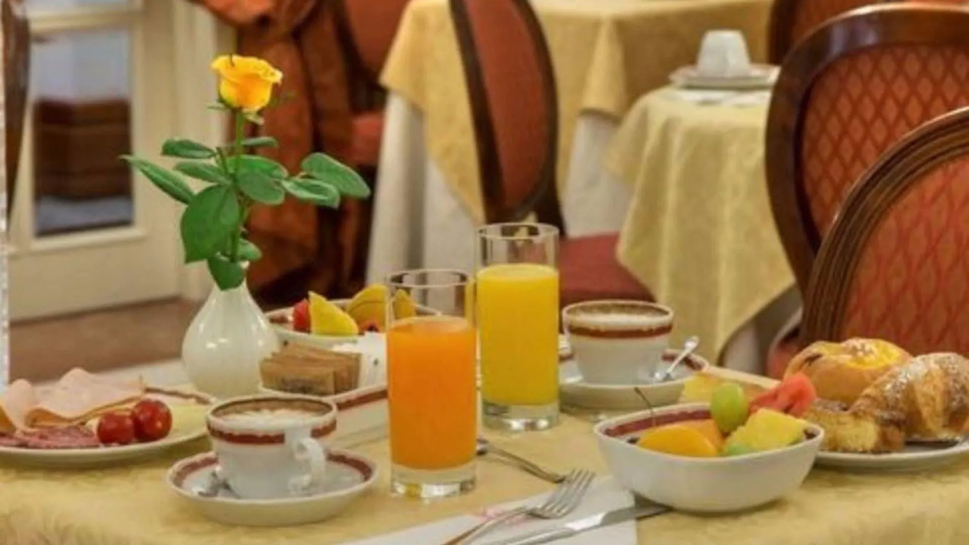 Albergo del Senato Roma 3*,
